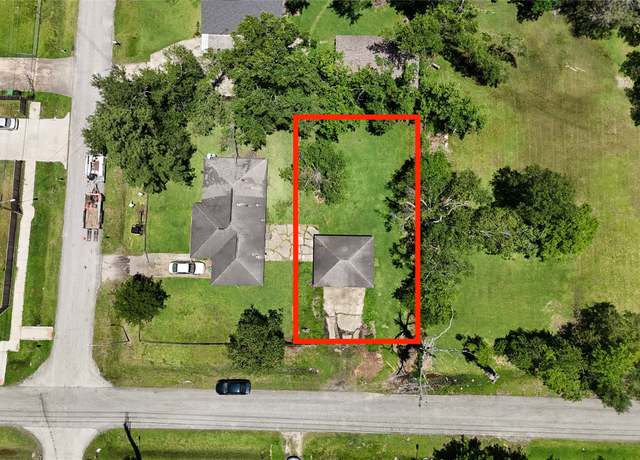 Property at 8106 Snowden St, Houston, TX 77028