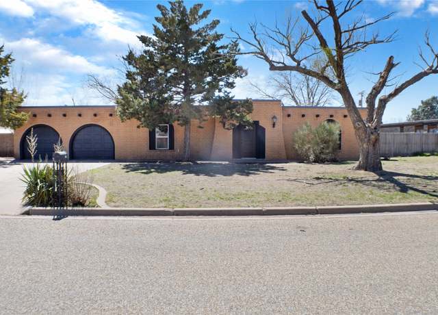 Property at 401 W 15th St, Friona, TX 79035, 4 beds, 2 baths