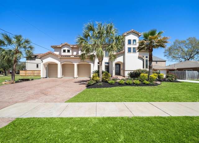 Property at 4628 Beech St, Bellaire, TX 77401, 4 beds, 4 baths