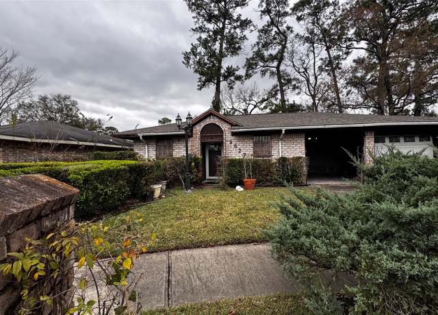 Property at 9627 Glenwood Forest Dr, Houston, TX 77078, 3 beds, 2 baths
