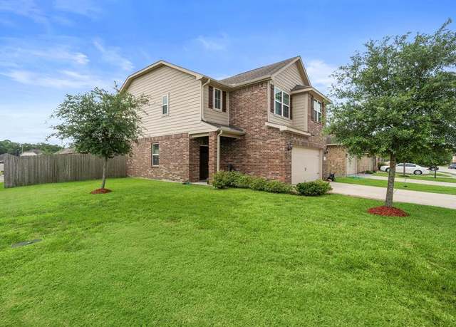 Property at 511 Oporto Path, Crosby, TX 77532, 3 beds, 2.5 baths