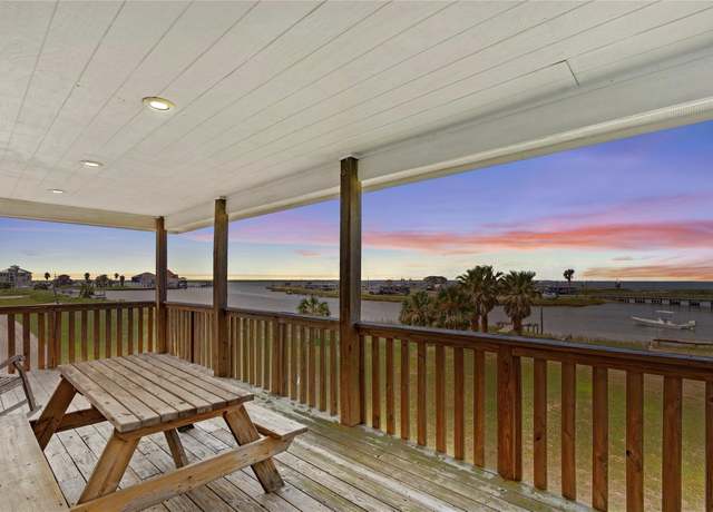 Property at 210 Fathom Dr, Freeport, TX 77541, 3 beds, 3 baths
