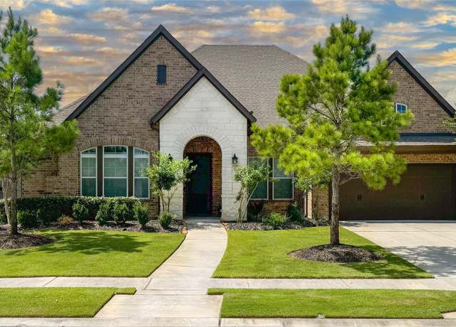 Property at 15240 Hemingway Heights Dr, Conroe, TX 77302, 4 beds, 3 baths