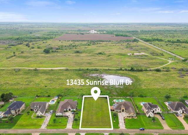 Property at 13435 Sunrise Bluff Dr, Hockley, TX 77447