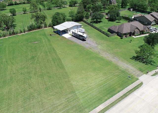 Property at 820 Louisiana Ave, League City, TX 77573