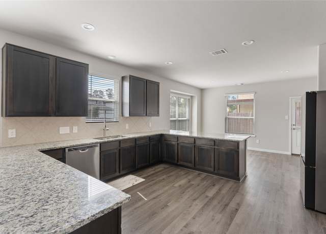 Property at 2705 Williams Grove Ct, Conroe, TX 77304, 4 beds, 2.5 baths