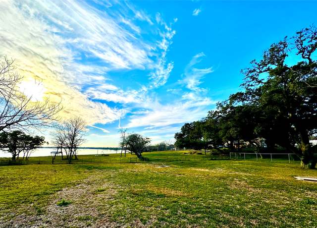 Property at 206 S 6th St, Highlands, TX 77562, 4 beds, 2.5 baths