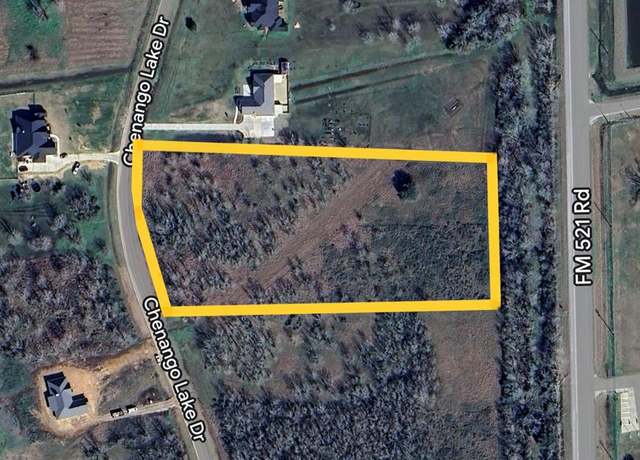 Property at 22603 Chenango Lake Dr, Angleton, TX 77515