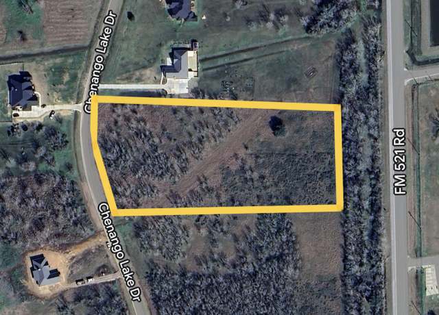 Property at 22603 Chenango Lake Dr, Angleton, TX 77515