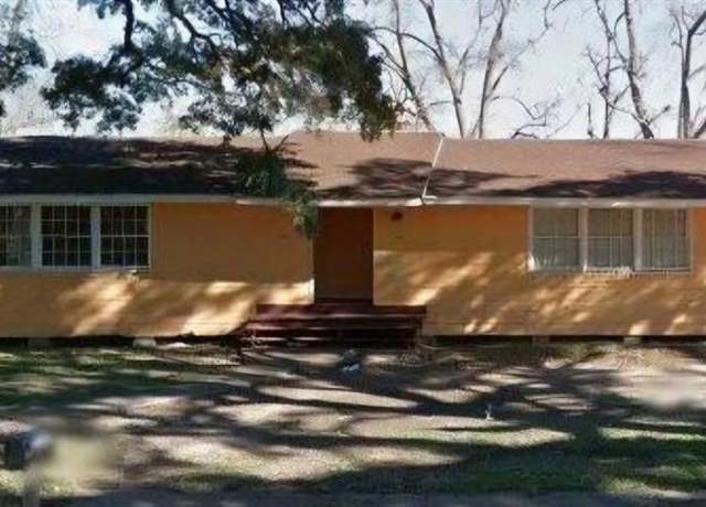 Property at 504 W Burleson St, Wharton, TX 77488, 4 beds, 2 baths