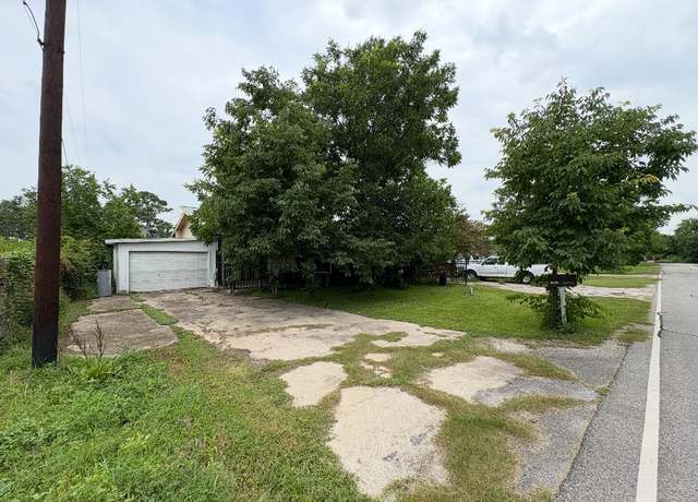 Property at 13715 Tifway Ln, Houston, TX 77044, 4 beds, 2 baths