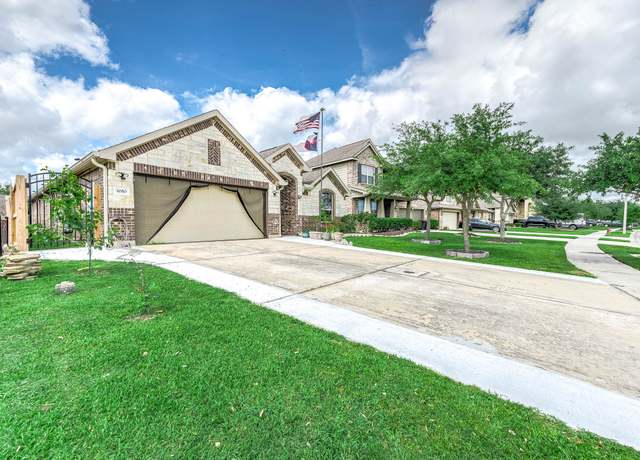 Property at 3050 Coreopsis Ct, Dickinson, TX 77539, 4 beds, 2 baths
