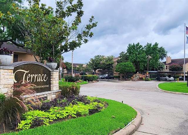 Property at 10555 Turtlewood Ct #2911, Houston, TX 77072, 2 beds, 2 baths