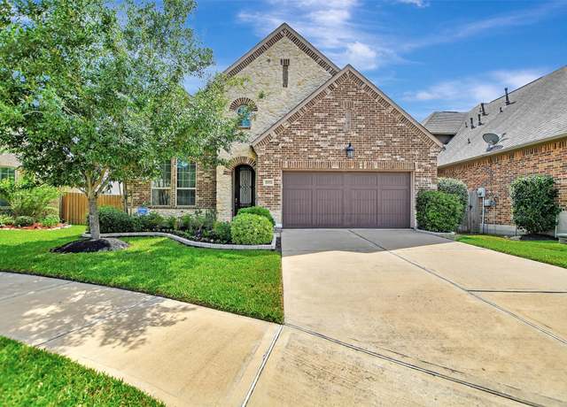 Property at 2013 Arrowood Glen Dr, Houston, TX 77077, 4 beds, 4.5 baths