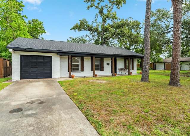 Property at 6038 Woodbrook Ln, Houston, TX 77008, 3 beds, 2 baths