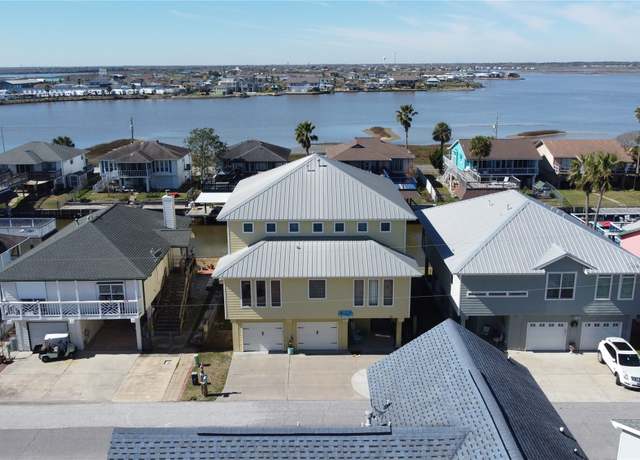 Property at 15 N Flamingo St, La Marque, TX 77568, 4 beds, 3.5 baths