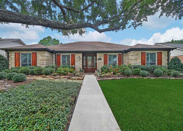 Property at 1014 Richelieu Ln, Houston, TX 77018, 3 beds, 2.5 baths