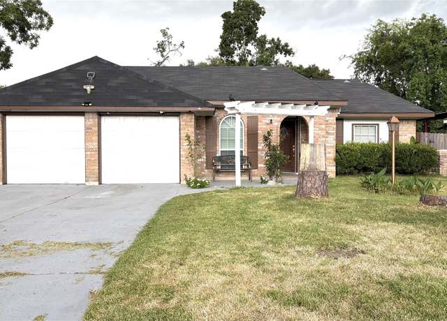 Property at 7718 Breezeway St, Houston, TX 77040, 3 beds, 2 baths