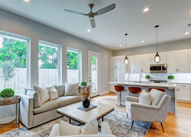 Property at 1840 W Tidwell Rd, Houston, TX 77091, 3 beds, 2.5 baths