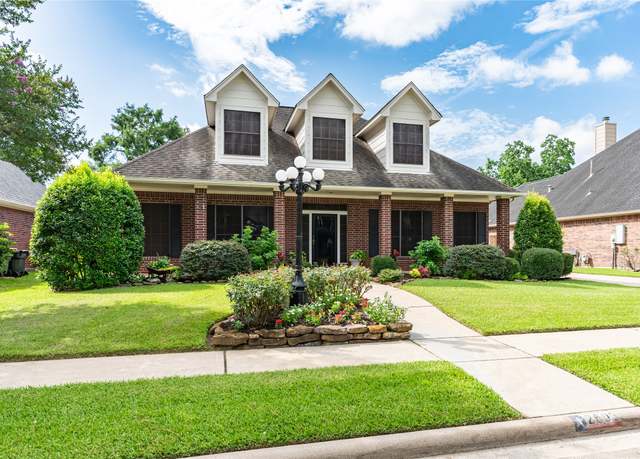 Property at 2603 Piney Woods Dr, Pearland, TX 77581, 4 beds, 3 baths