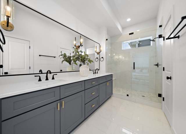 Property at 835C Rachel St, Houston, TX 77091, 3 beds, 3.5 baths