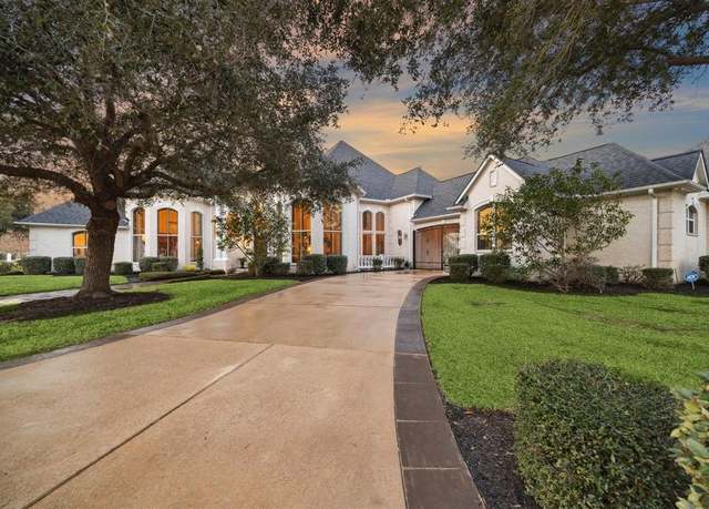 Property at 7843 Lakebrook Dr, Missouri City, TX 77459, 4 beds, 4.5 baths
