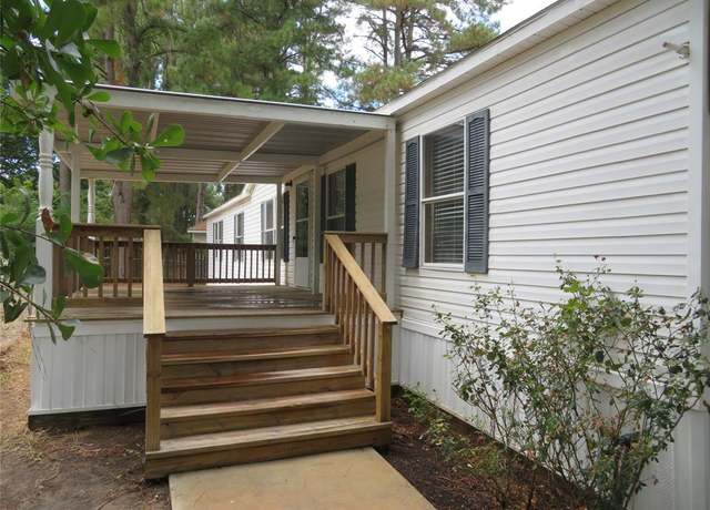 Property at 14179 Shadow Bay Dr, Willis, TX 77318, 3 beds, 2 baths