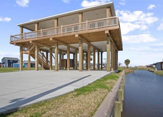 Property at 960 S Sage Rd, Crystal Beach, TX 77650, 3 beds, 2 baths