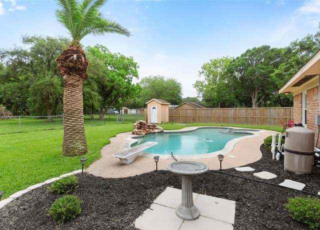 Property at 12415 32nd St, Santa Fe, TX 77510, 2 beds, 1 bath