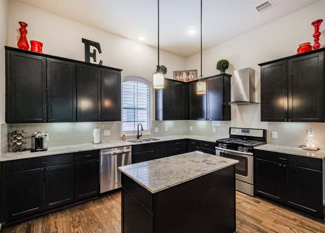 Property at 1402 W 26th St Unit C, Houston, TX 77008, 3 beds, 3.5 baths