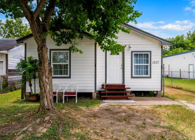 Property at 1807 Nashby St, La Marque, TX 77568, 2 beds, 2.5 baths