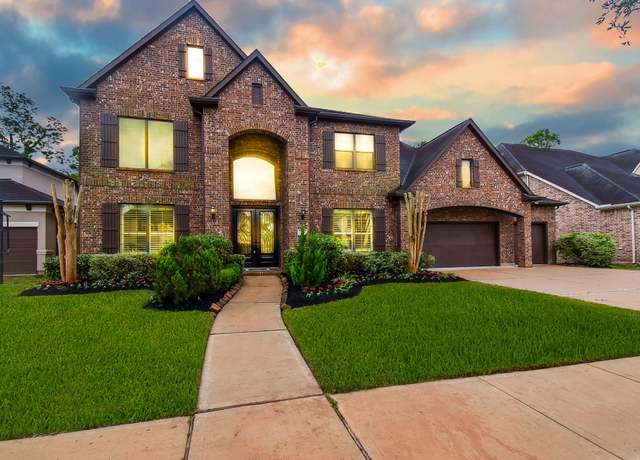 Property at 5506 Lockwood Bend Ln, Sugar Land, TX 77479, 5 beds, 4.5 baths
