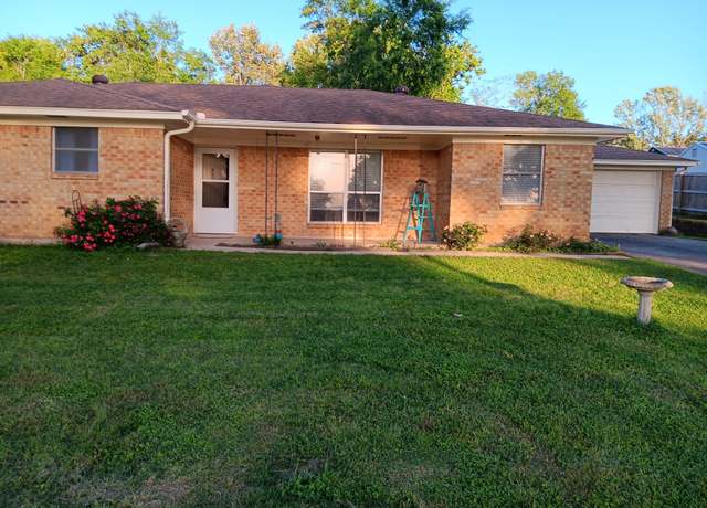 Property at 309 Cypress Rd, Livingston, TX 77351, 3 beds, 2 baths