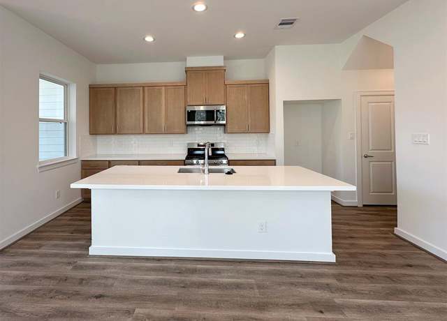 Property at 5914 Highland River Ln, Houston, TX 77091, 3 beds, 2 baths
