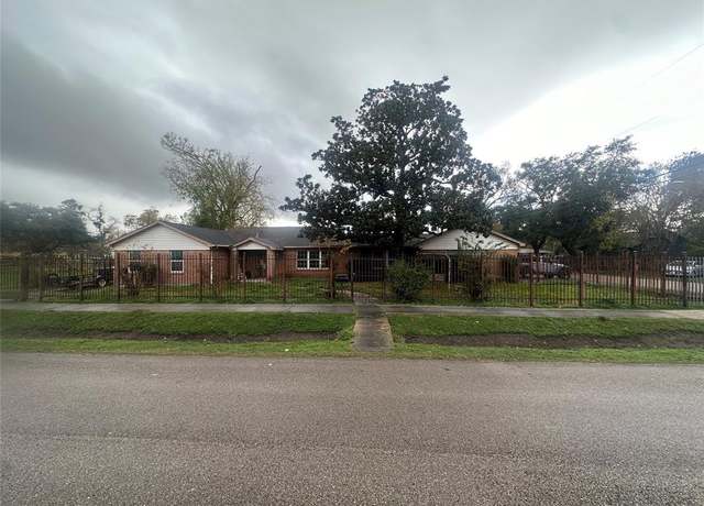 Property at 4011 Oxford St, Houston, TX 77022, 2 beds, 2 baths