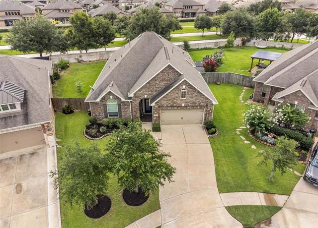 Property at 715 Victory Terrace Ln, Friendswood, TX 77546, 3 beds, 2 baths