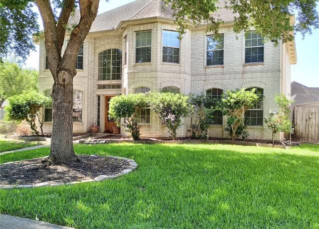 Property at 5014 Misty Park Ln, Sugar Land, TX 77479, 5 beds, 3.5 baths