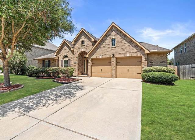 Property at 12409 Clover Creek Ln, Pearland, TX 77584, 4 beds, 3 baths