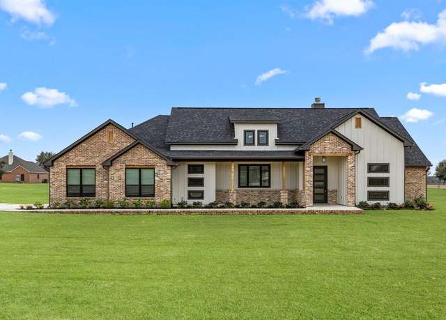 Property at 709 Blue Topaz Dr, Bellville, TX 77418, 4 beds, 2.5 baths