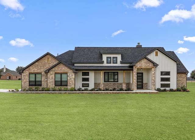 Property at 709 Blue Topaz Dr, Bellville, TX 77418, 4 beds, 2.5 baths