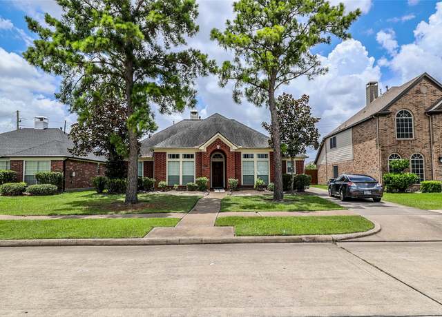 Property at 2611 Bisbane Dr, Houston, TX 77014, 4 beds, 2 baths