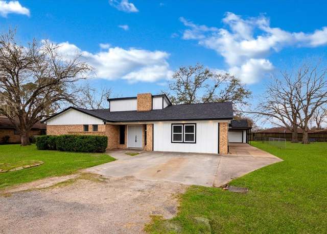 Property at 608 Roene Ln, Brazoria, TX 77486, 5 beds, 2 baths