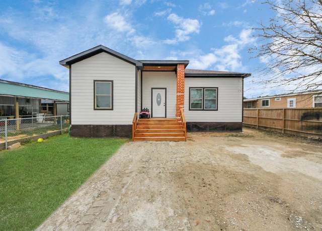 Property at 24 Road 5213, Cleveland, TX 77327, 3 beds, 2 baths