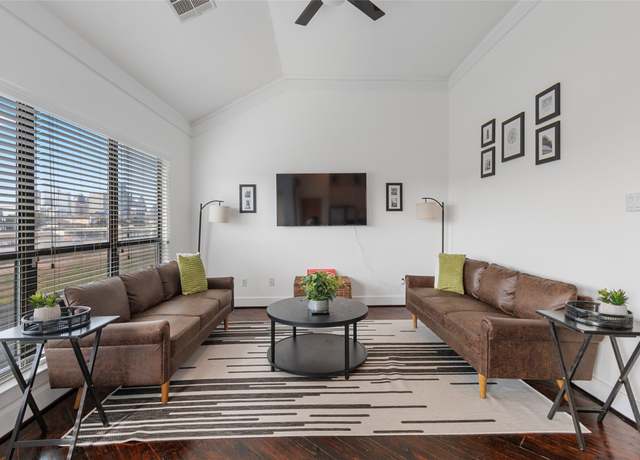 Property at 3412 St Emanuel St, Houston, TX 77004, 2 beds, 2.5 baths