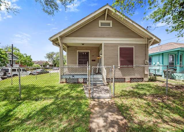 Property at 1727 39th St, Galveston, TX 77550, 2 beds, 1.5 baths
