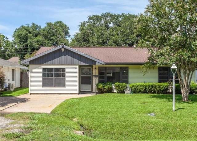 Property at 623 S 8th St, Nederland, TX 77627, 3 beds, 2 baths