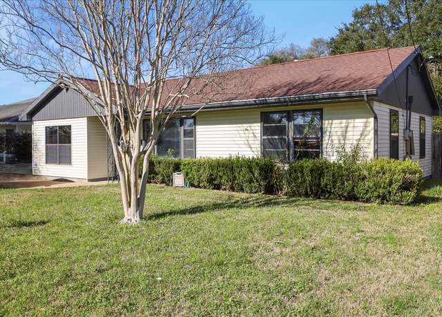 Property at 623 S 8th St, Nederland, TX 77627, 3 beds, 2 baths