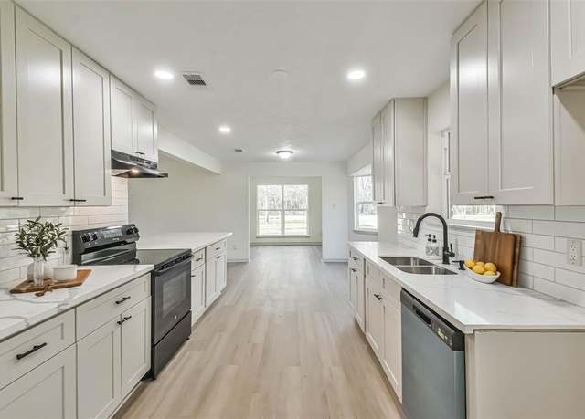 Property at 3402 Silver Chalice Dr, New Caney, TX 77357, 3 beds, 2.5 baths
