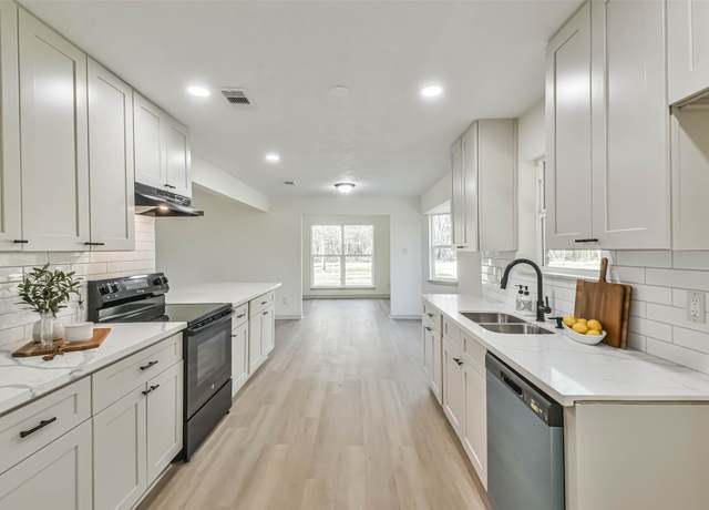 Property at 3402 Silver Chalice Dr, New Caney, TX 77357, 3 beds, 2.5 baths