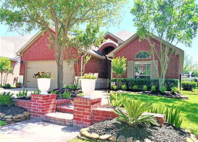 Property at 18911 Cove Mill Ln, Cypress, TX 77433, 4 beds, 3.5 baths